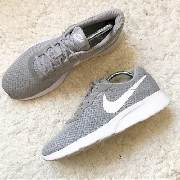 Nike Other - NIKE: Men’s Gray and White Tanjun Size 9